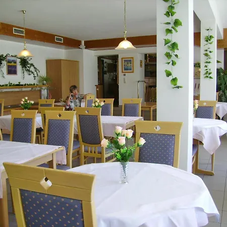 Schlosspension Landskron Villach