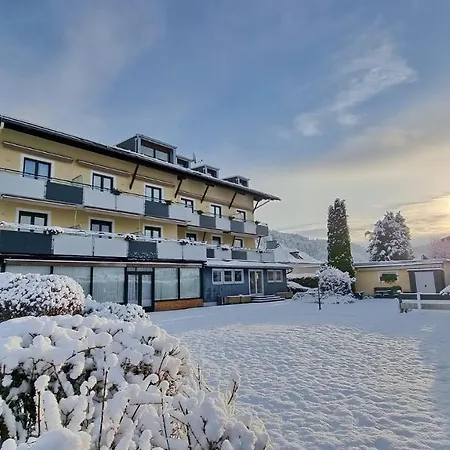 Schlosspension * Villach