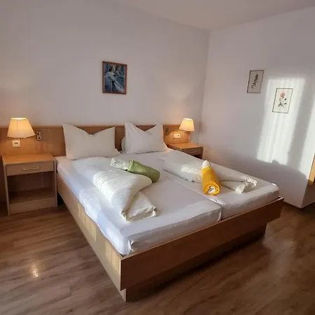 Schlosspension Landskron Villach