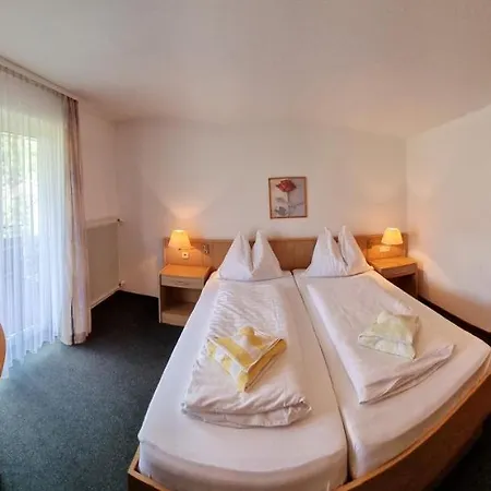 Schlosspension Landskron Affittacamere Villach